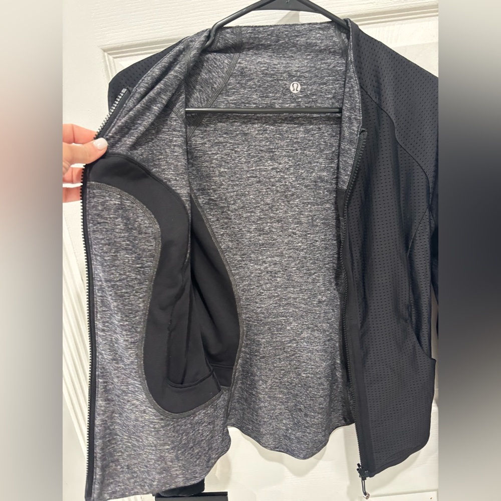 Lululemon reversible bliss jacket Women's Gray and Black Size:S - Picture 14 of 14